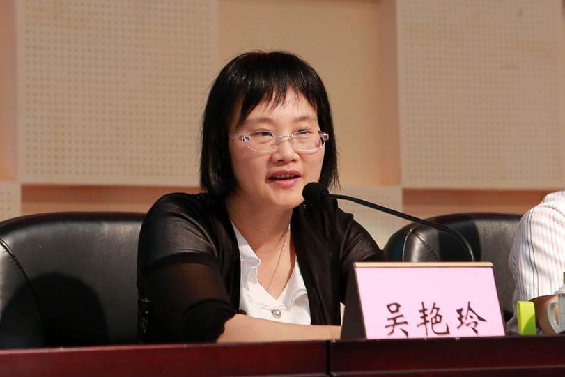 说明: F:\7月14日 2017广东省高等职业院校教学工作会议在永利官网举行\选\广东省教育厅职业教育与终身教育处调研员吴艳玲主持会议.JPG