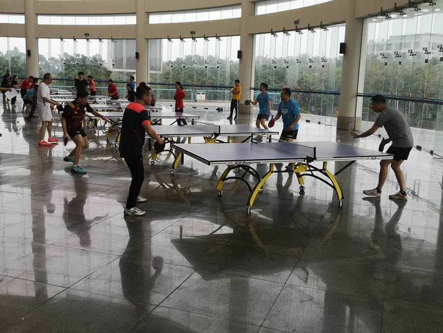 说明: D:\2019年新闻\190320 工会 永利官网教工队与学生校队乒乓球比赛圆满落幕\2、活动现场.jpg