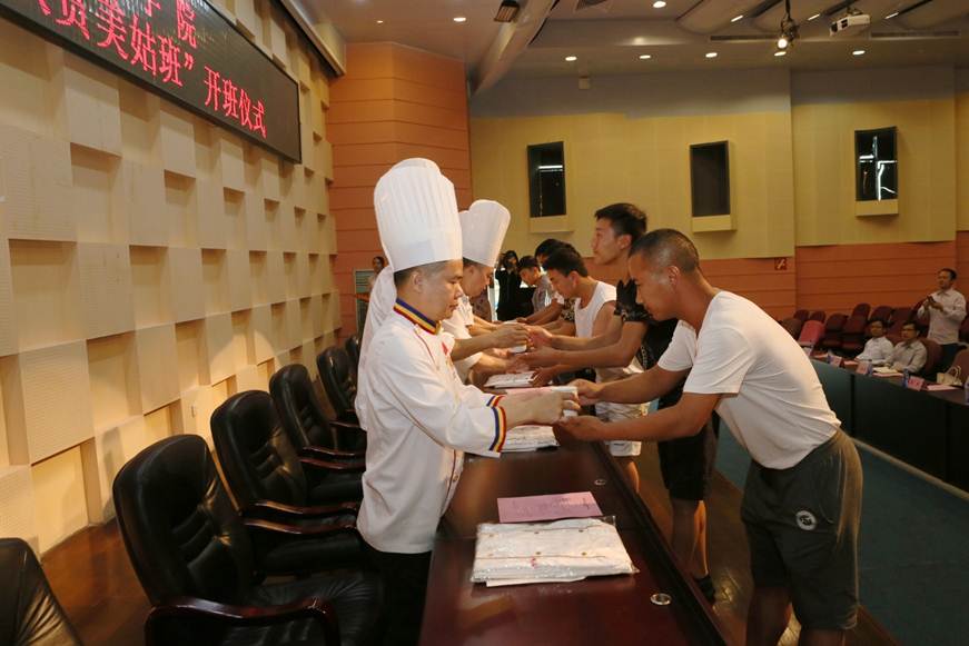 说明: D:\2019年新闻\4月22日 顺德厨师学院\选\美姑\9R4A0238.JPG