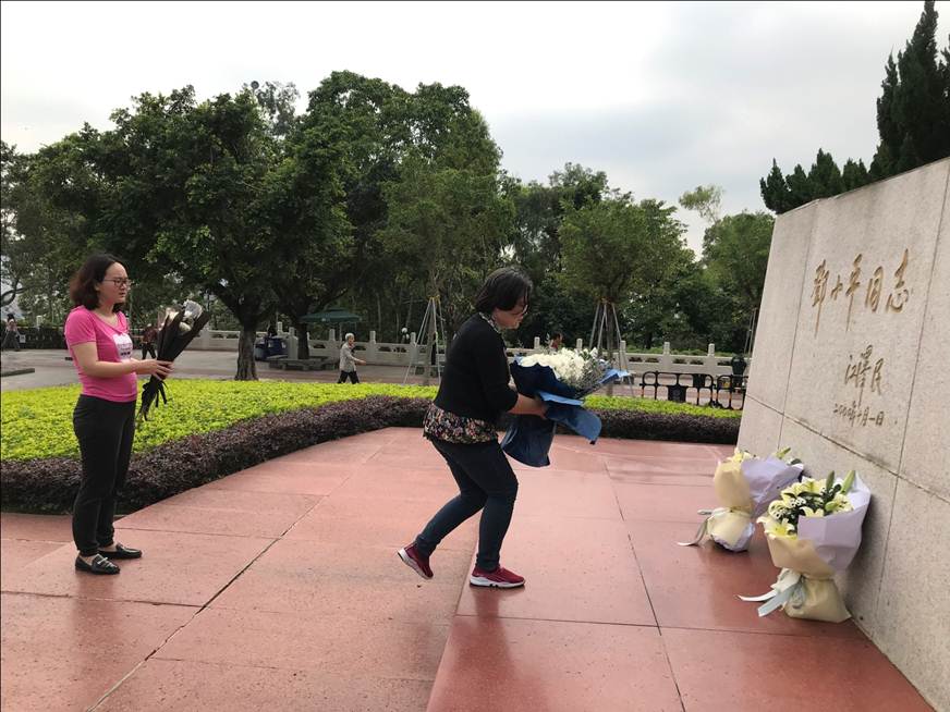 说明: D:\2019年新闻\20190513 新闻稿(大潮起珠江——商学院党政办支部开展纪念广东改革开放40周年主题党日活动)\图片4.jpg