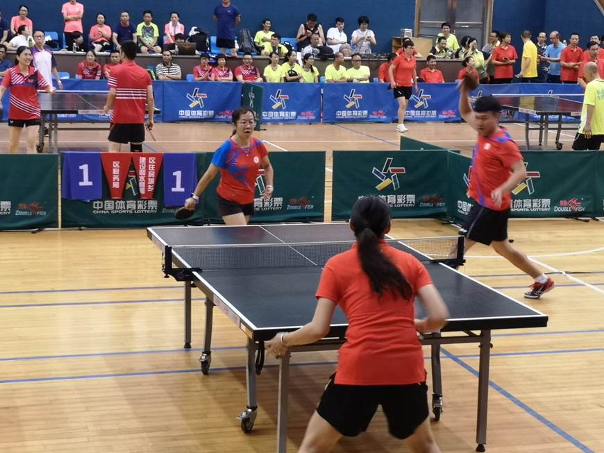 说明: D:\2019年新闻\190909 工会 永利官网教职工乒乓球队首次参加第七届顺德区直属机关运动会\3、现场.jpg